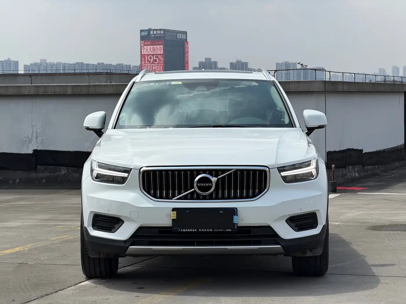 Фото 2 - Volvo XC40