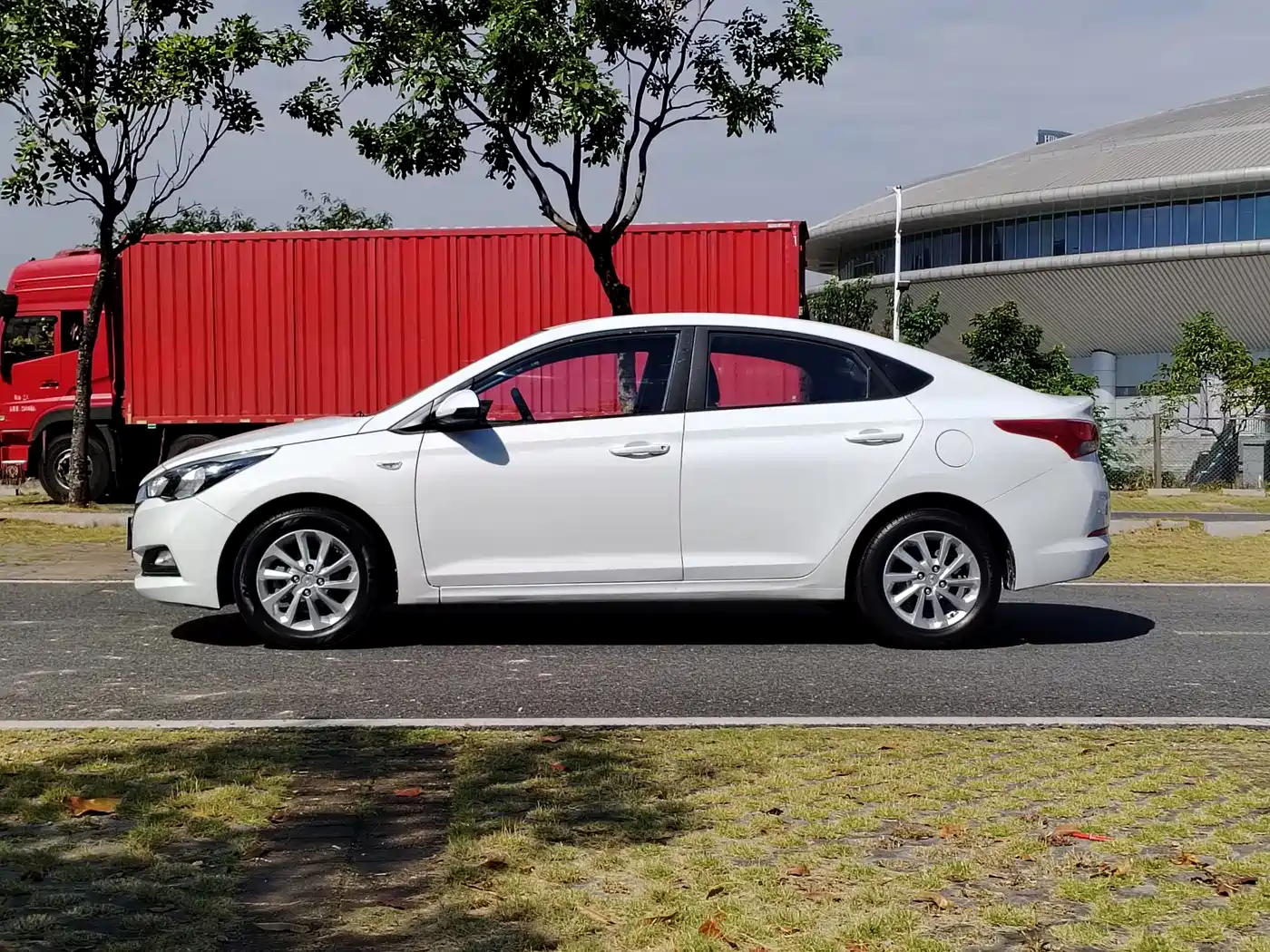 Hyundai Verna 2016 1.4L Automatic Cool Edition GLS фото 21