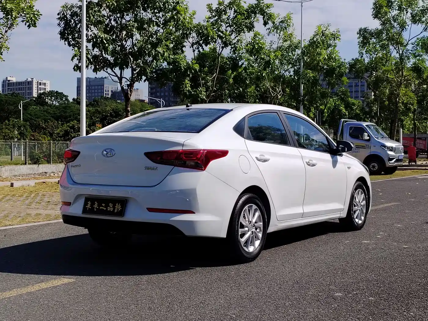 Hyundai Verna 2016 1.4L Automatic Cool Edition GLS фото 18