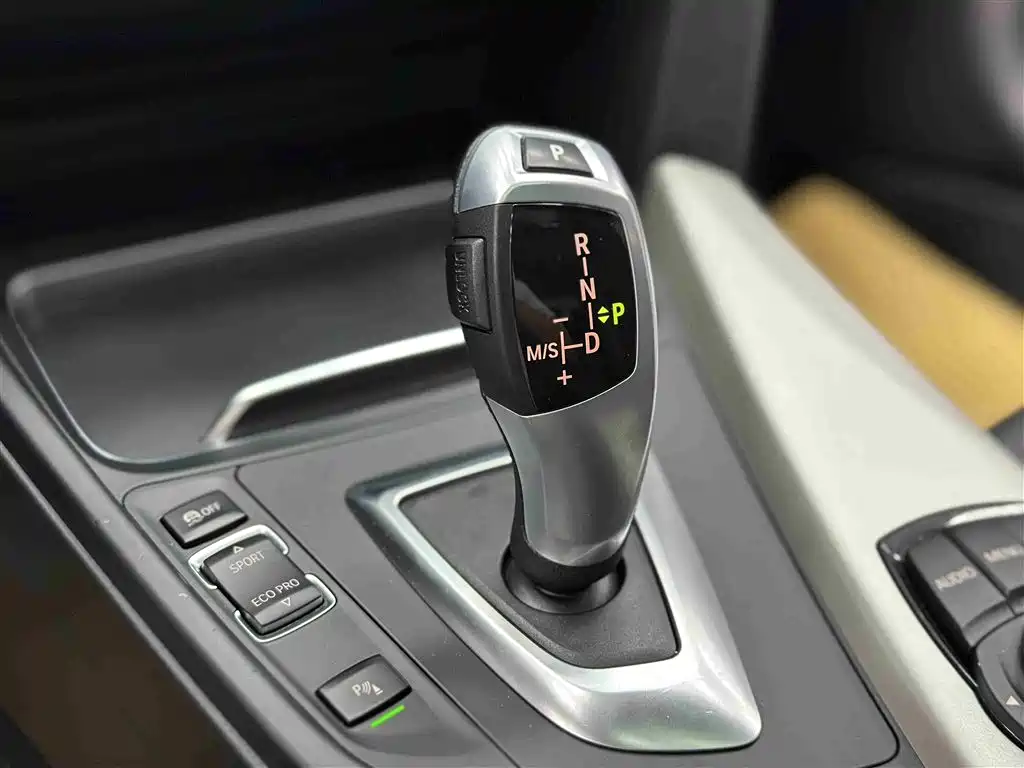 BMW 3 Series GT 2016 320i Fashion Style фото 14