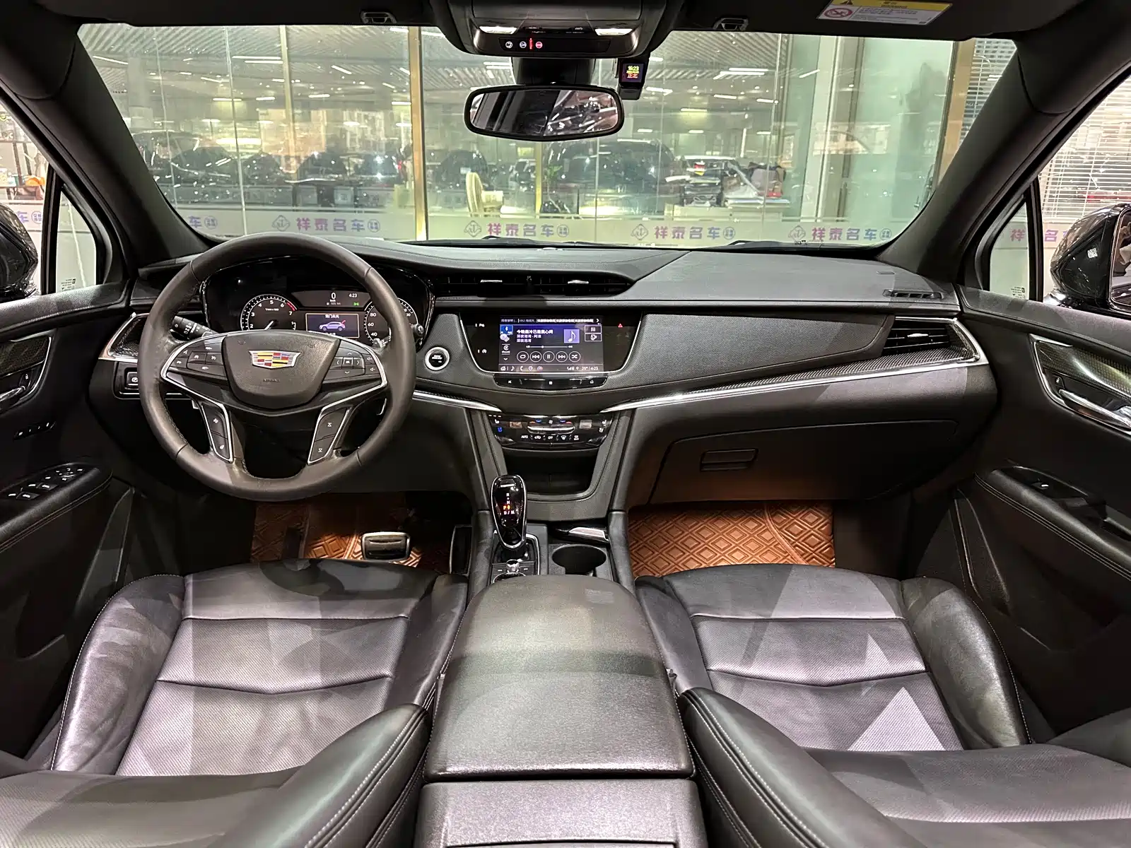 Фото 9 - Cadillac XT5