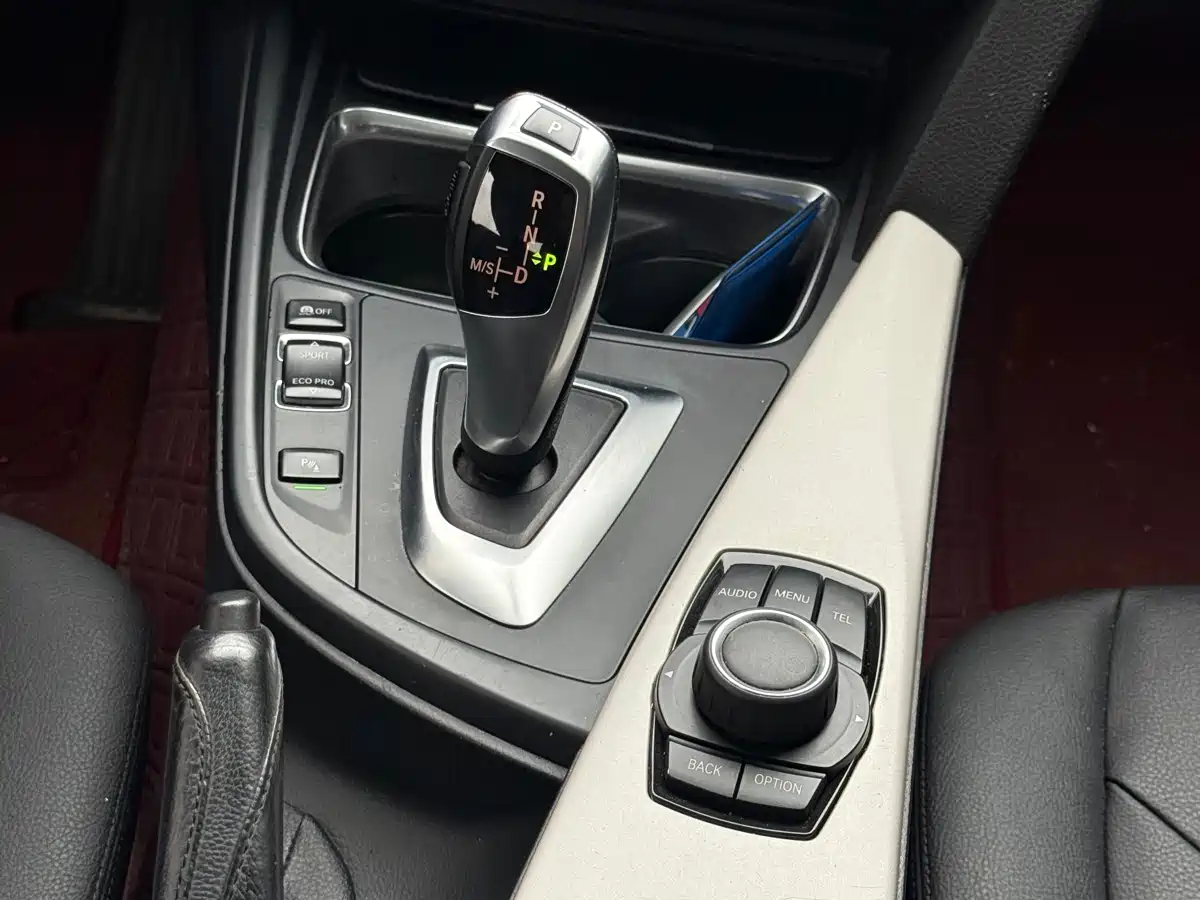 BMW 3 Series 2015 320i Super Joy Fashion фото 24