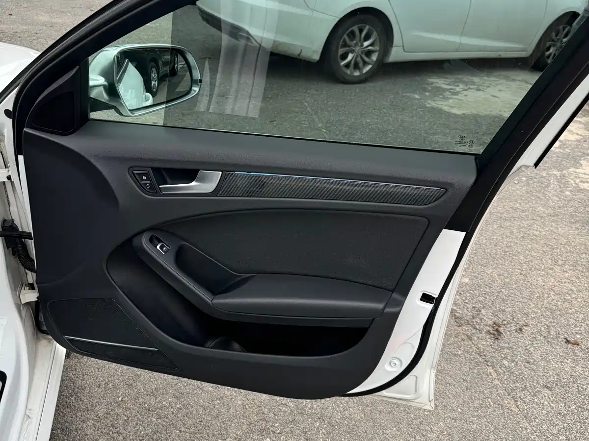Фото 9 - Audi A4L