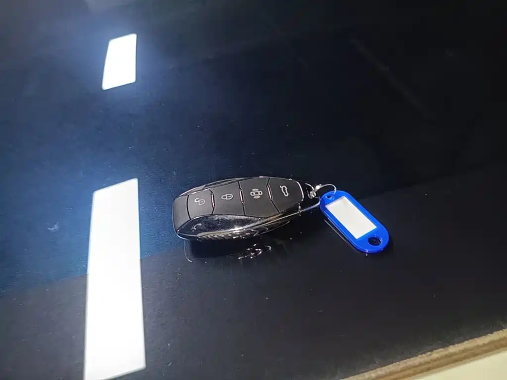 Hongqi EH7 2026 2025 690 Smart Selection Edition