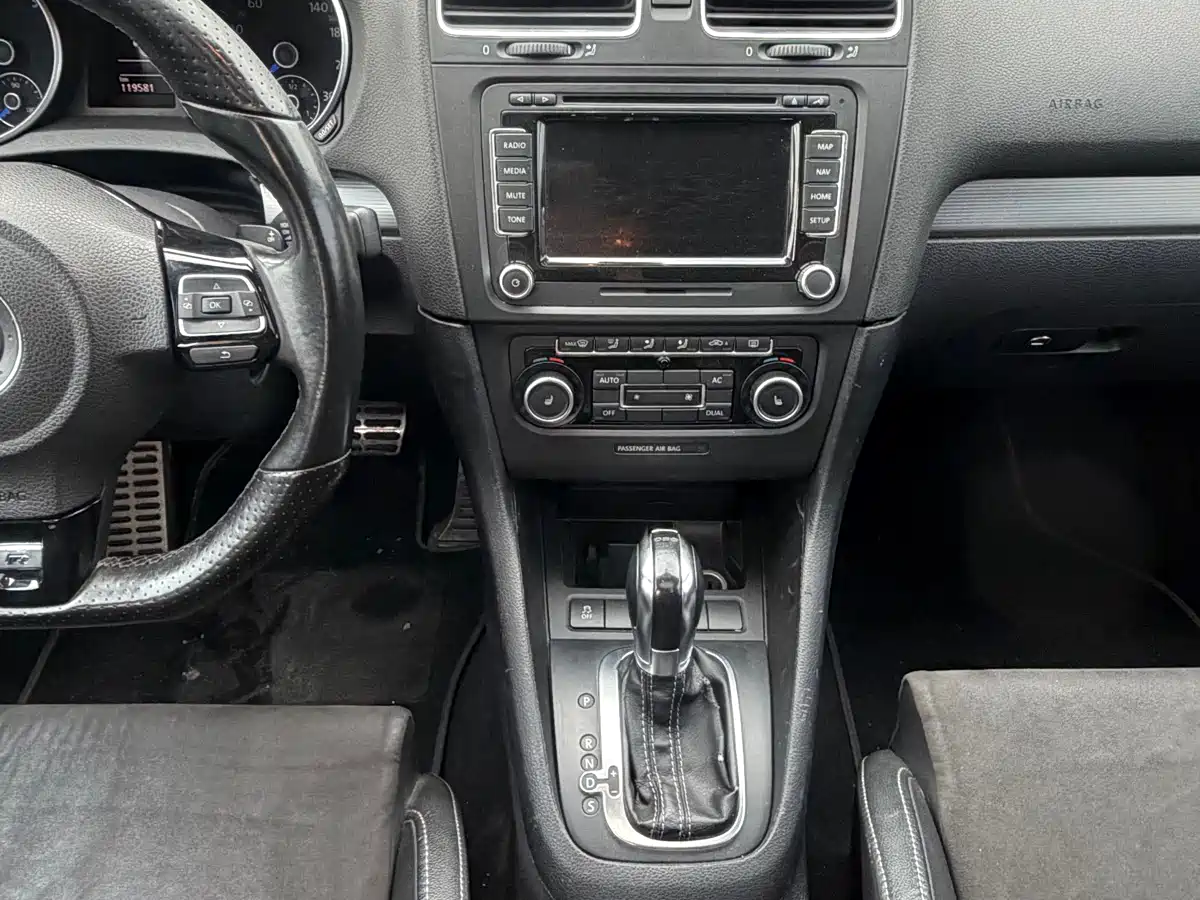 Volkswagen Golf (Import) 2011 2.0TSI R фото 15