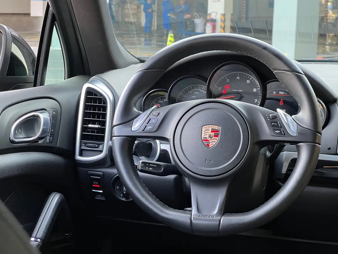 Porsche Cayenne фото 18