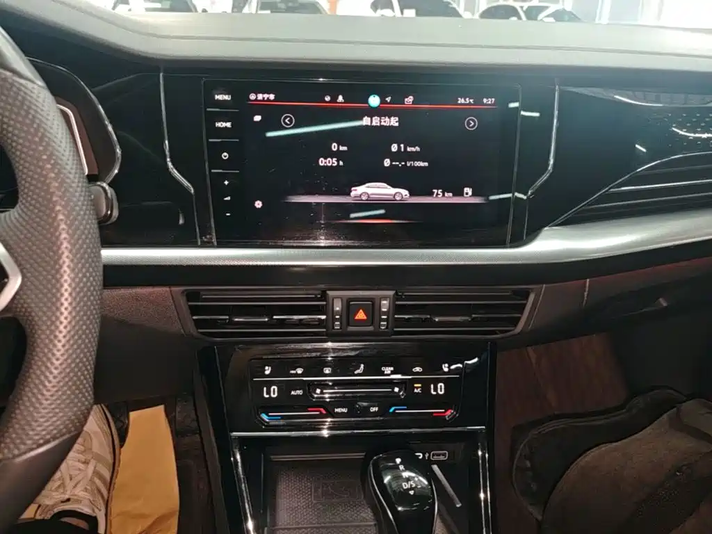 Фото 13 - Volkswagen Passat