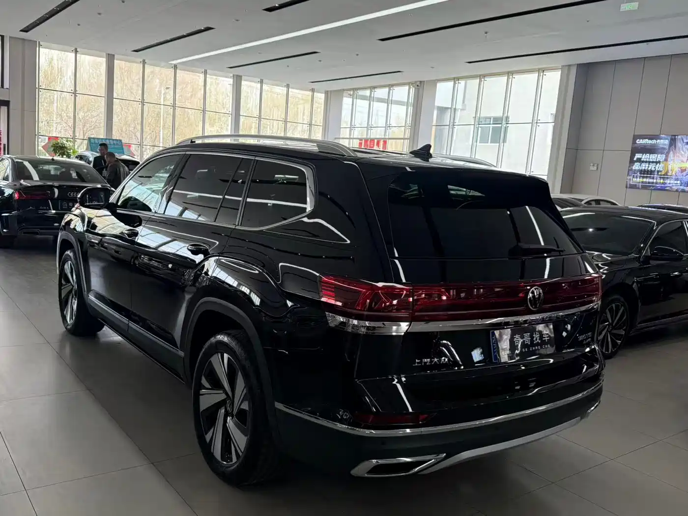 Volkswagen Teramont 2023 380TSI AWD Premium Luxury Edition фото 5