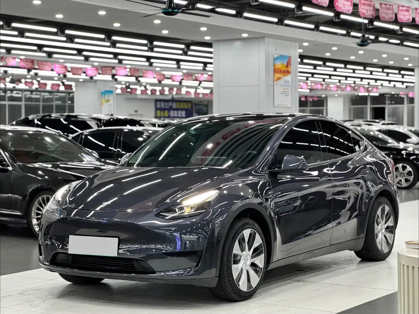 TESLA MODEL Y