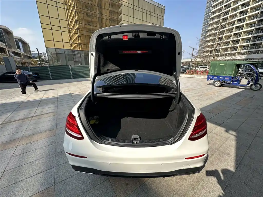 Mercedes-Benz E-Class 2019 E 300 L Sport Fashion фото 19