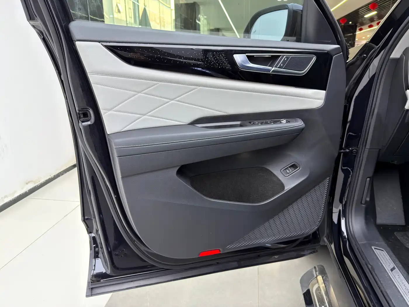 Volkswagen Teramont 2023 380TSI AWD Premium Luxury Edition фото 8