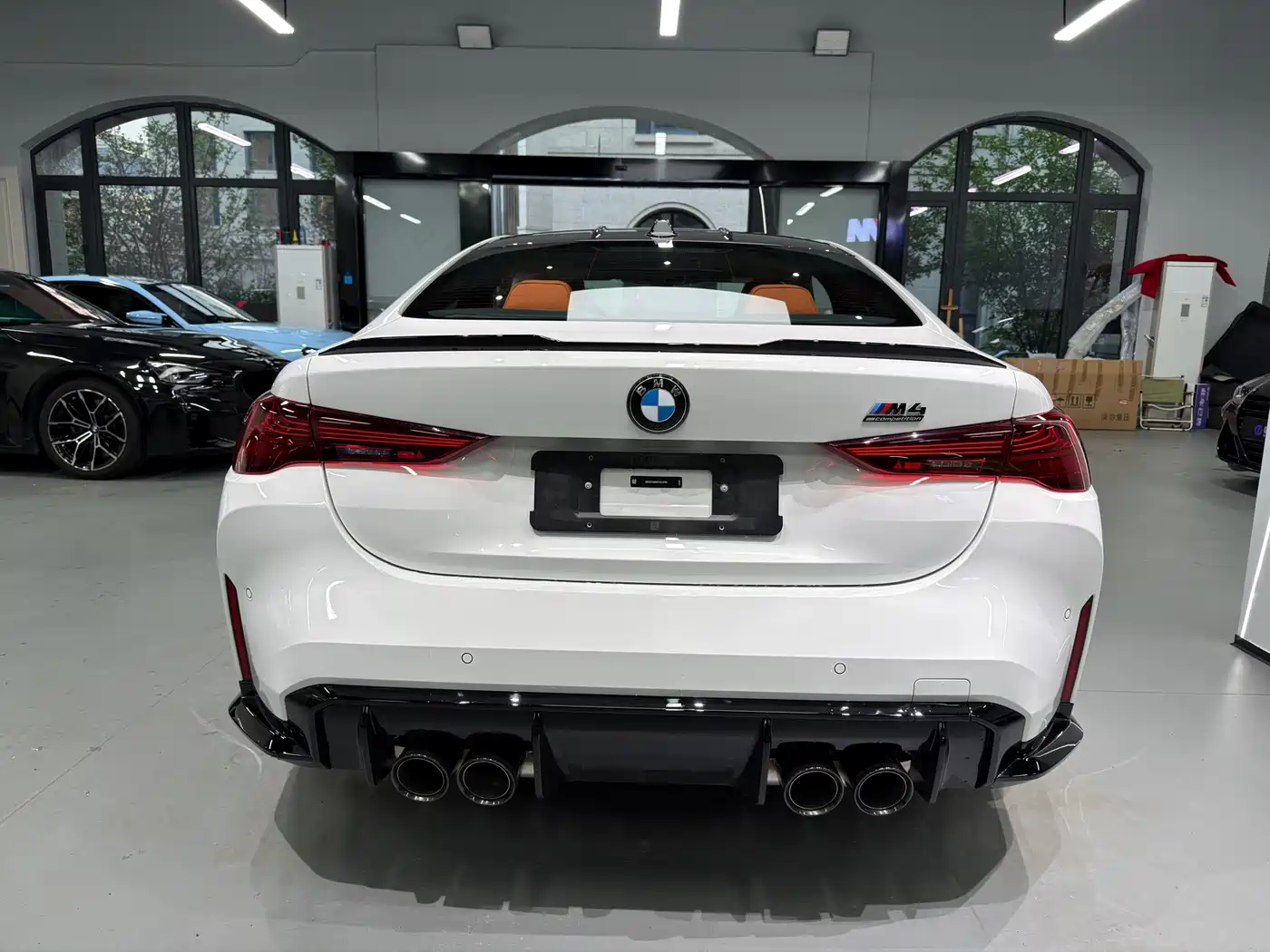 BMW M4 2024 BMW M4 Coupe M xDrive Competition фото 5