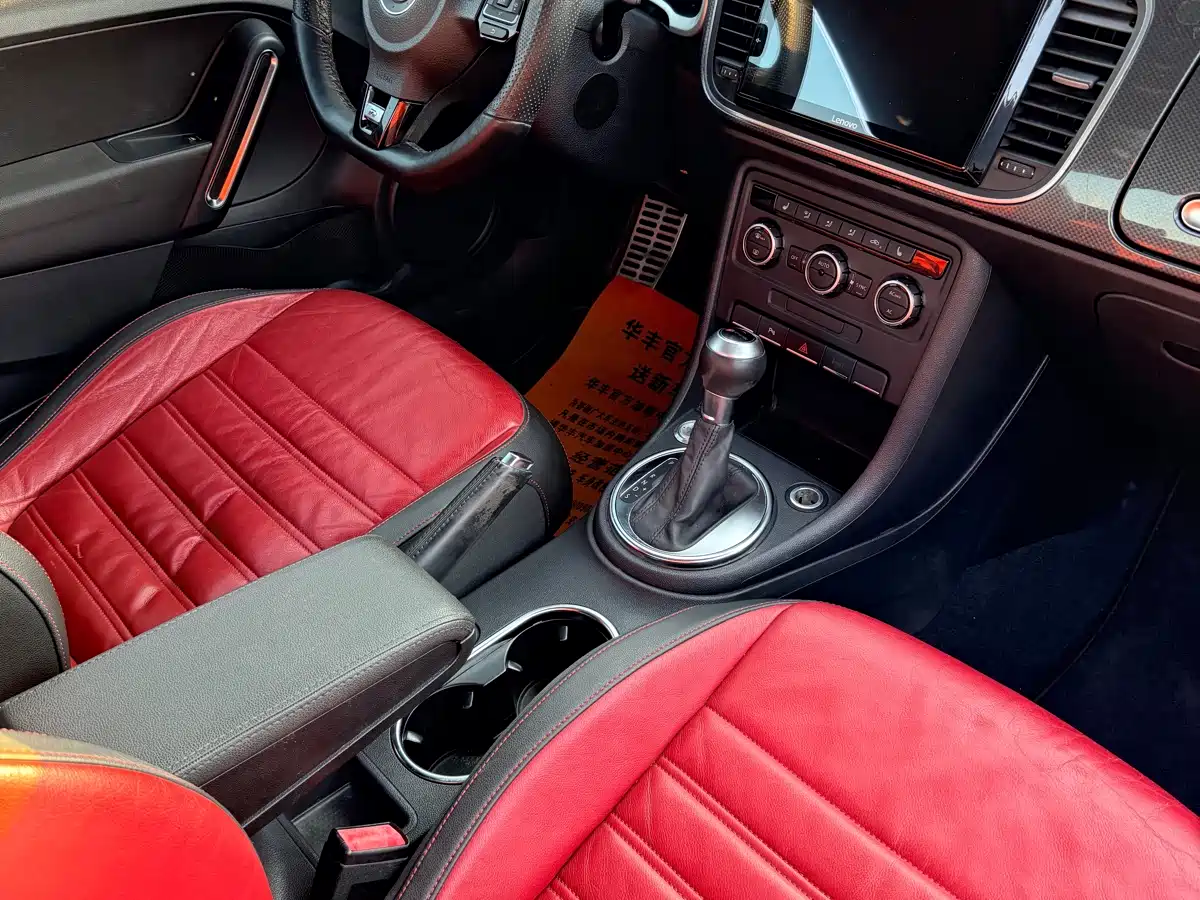 Volkswagen Beetle 2013 1.4TSI Luxury фото 12