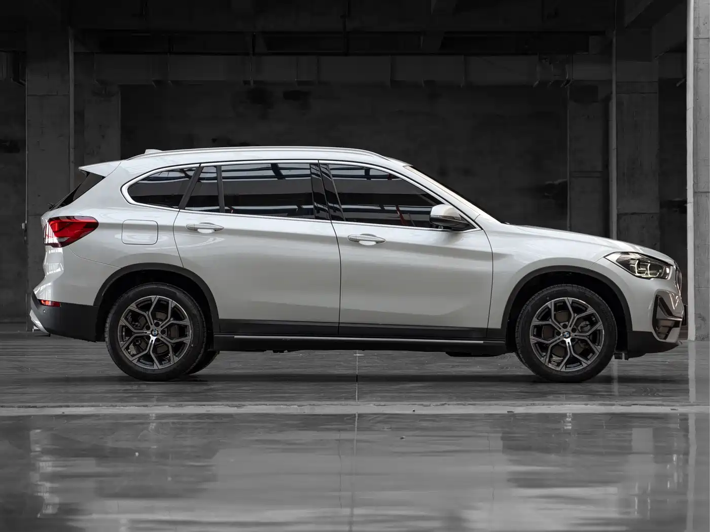 BMW X1 2022 sDrive20Li Premium фото 7