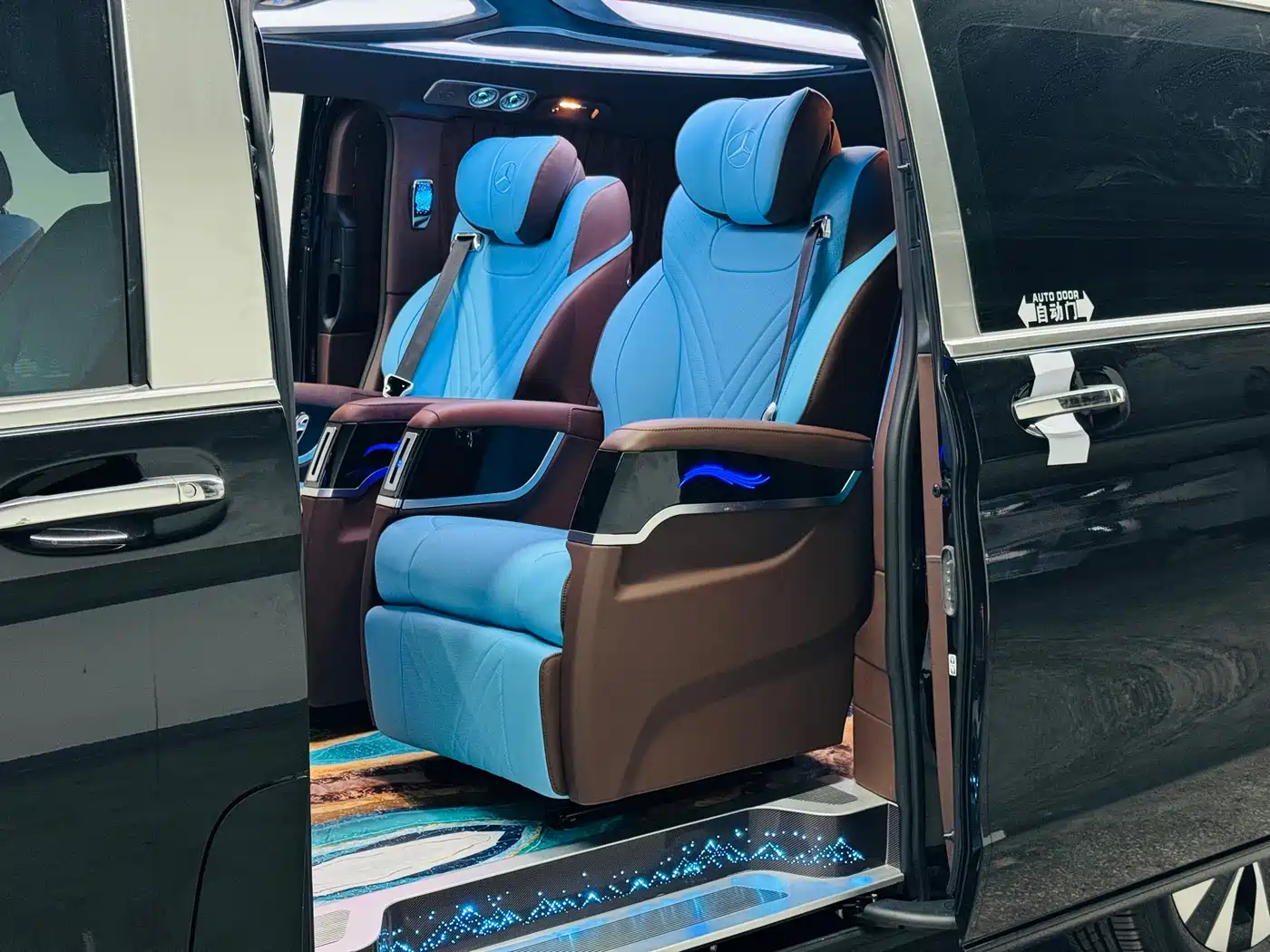 Mercedes-Benz Vito 2023 2.0T Business 7-Seater фото 10