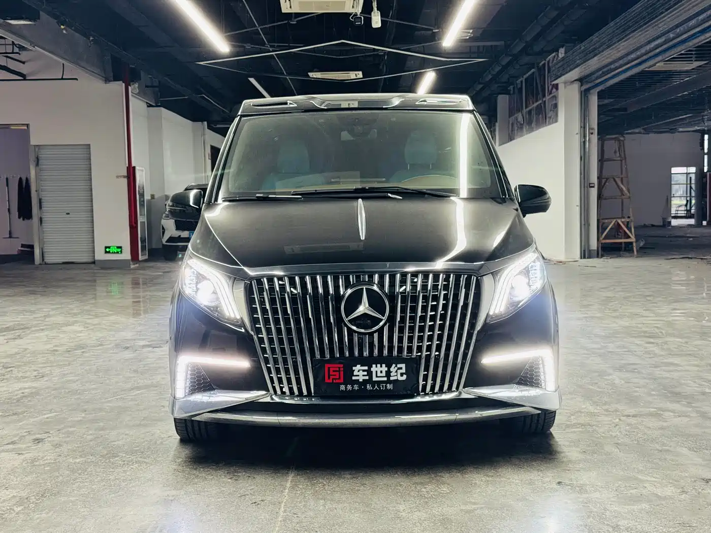 Mercedes-Benz Vito 2023 2.0T Business 7-Seater фото 2