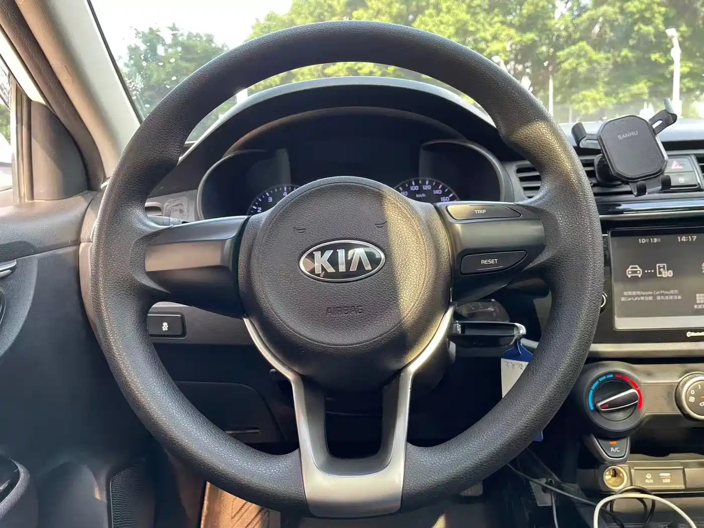 Kia K2 2018 2017 Sedan 1.4L AT 15th Anniversary Special Edition GLS