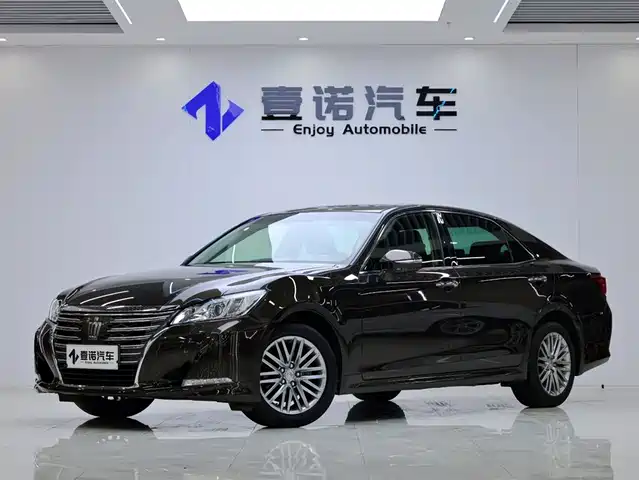  Toyota Crown 2017 2.0T Sport Edition