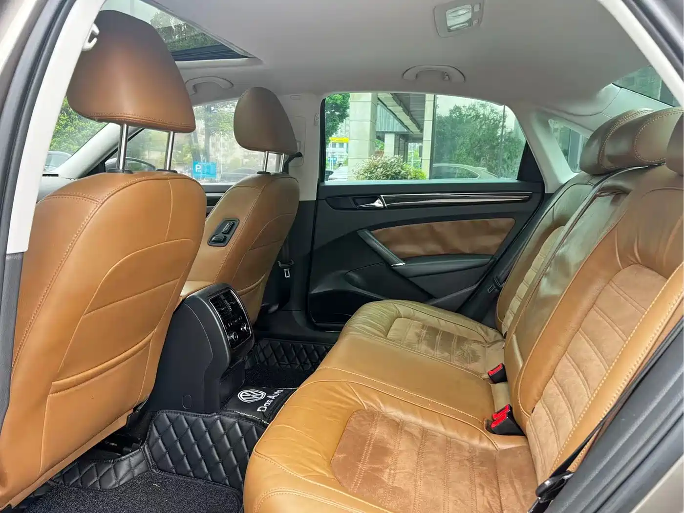 Volkswagen Passat 2013 2.0TSI DSG Zhizun фото 8