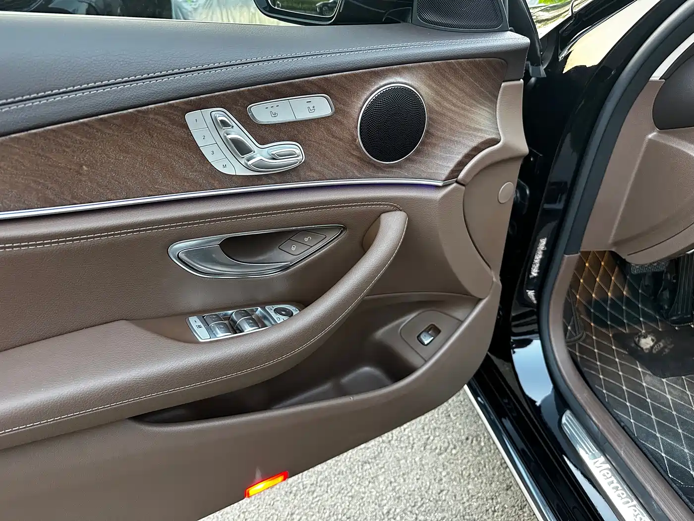 Mercedes-Benz E-Class 2023 E 300 L Fashion фото 11