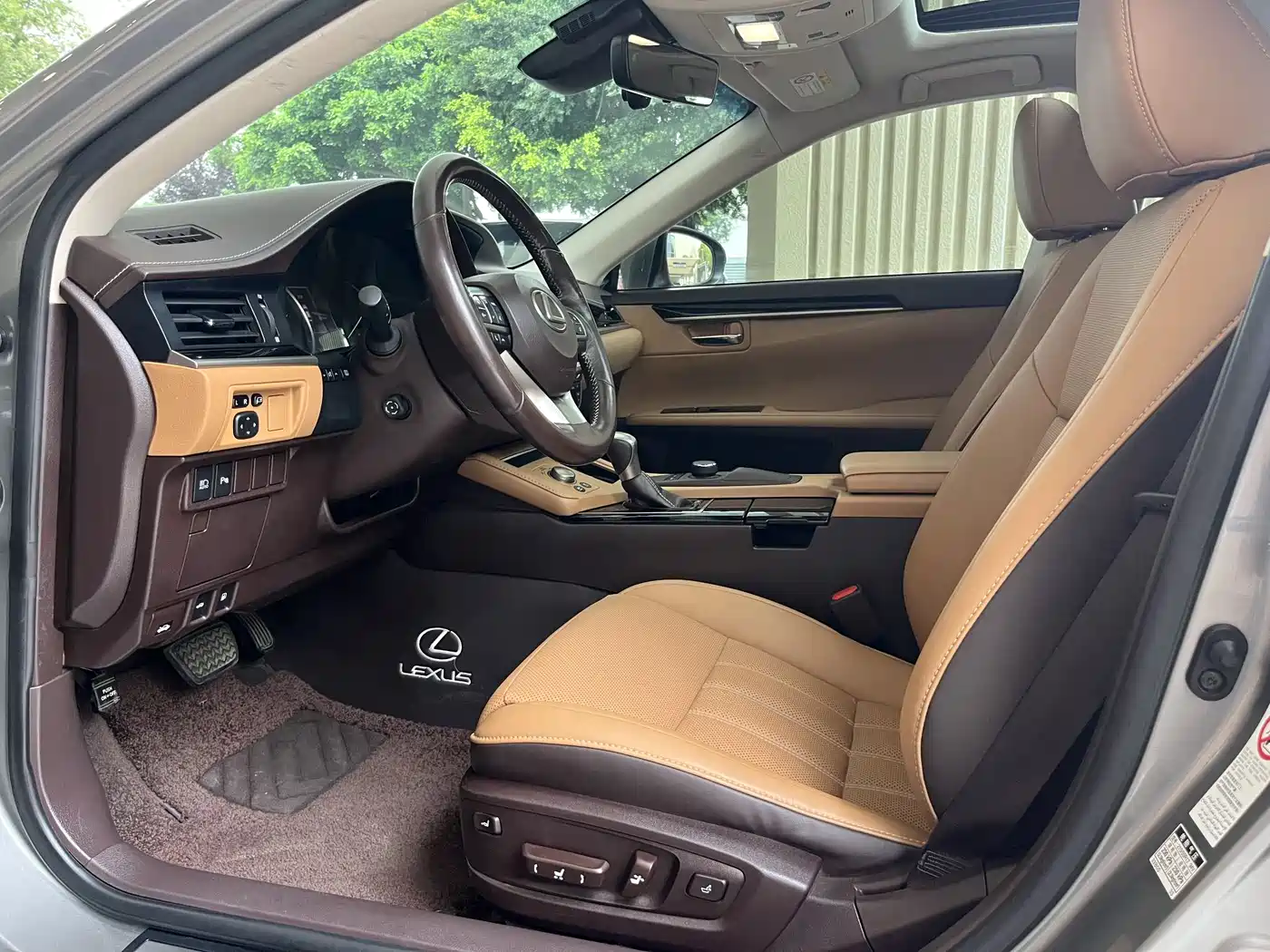 Lexus ES 2015 300h Comfort Edition фото 4