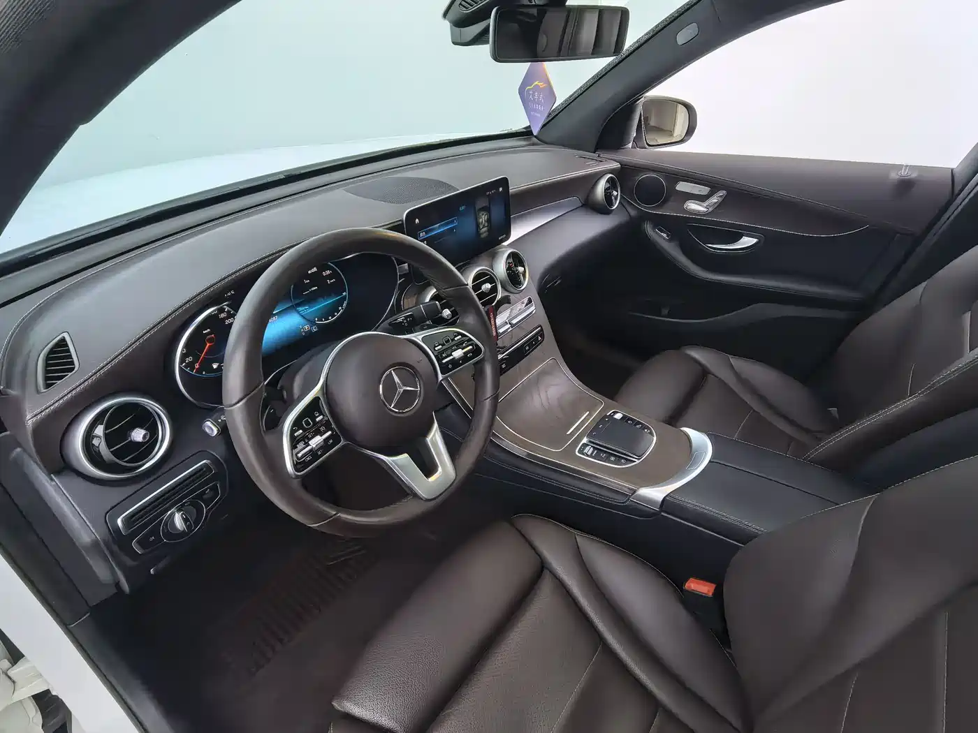 Mercedes-Benz GLC 2020 Facelift GLC 260 L 4MATIC Luxury фото 12