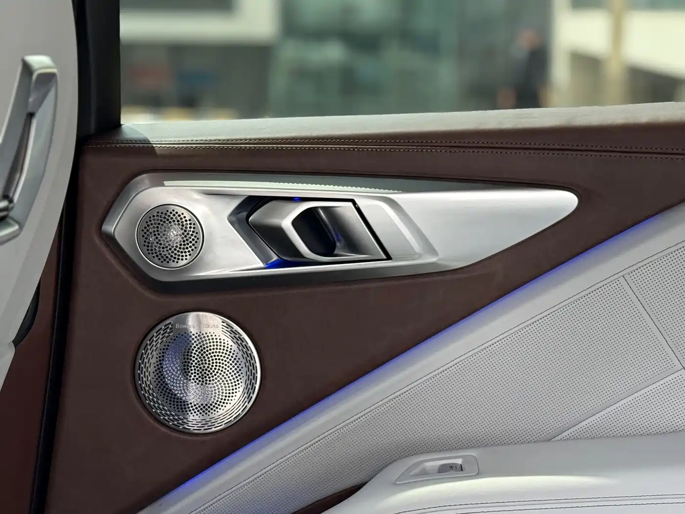 BMW XM 2023 50e фото 11
