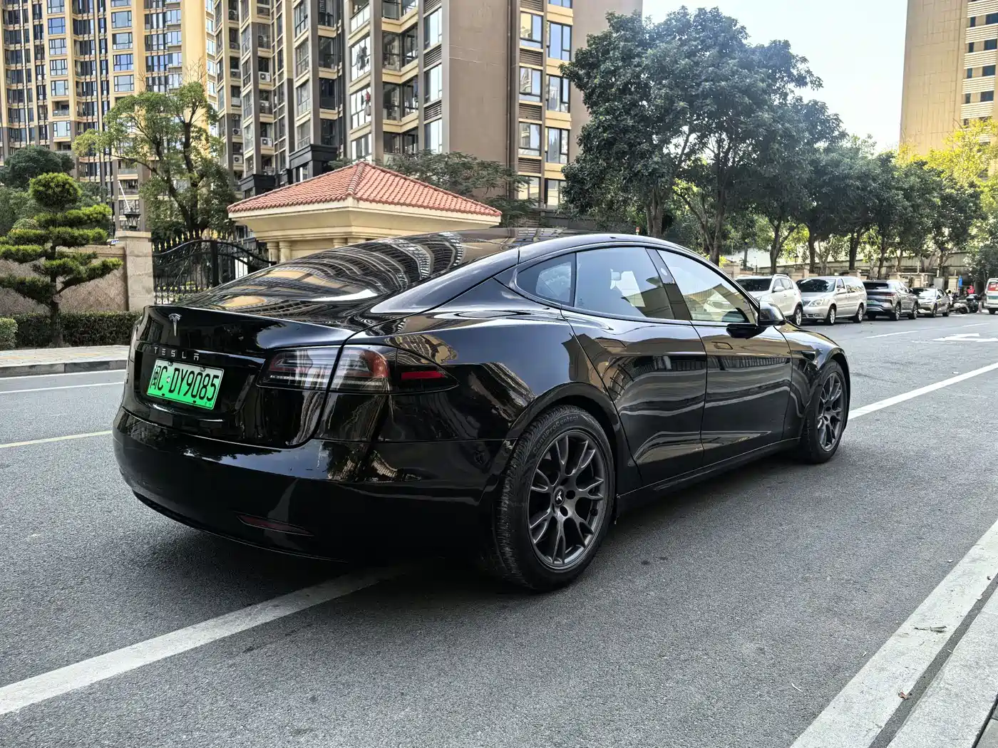 TESLA MODEL S