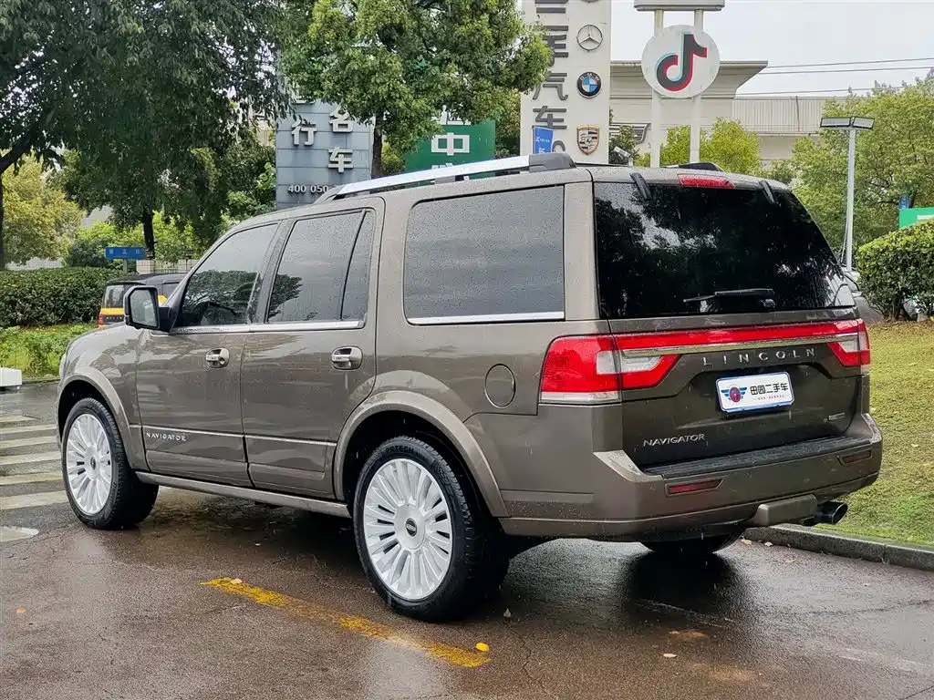 LINCOLN NAVIGATOR