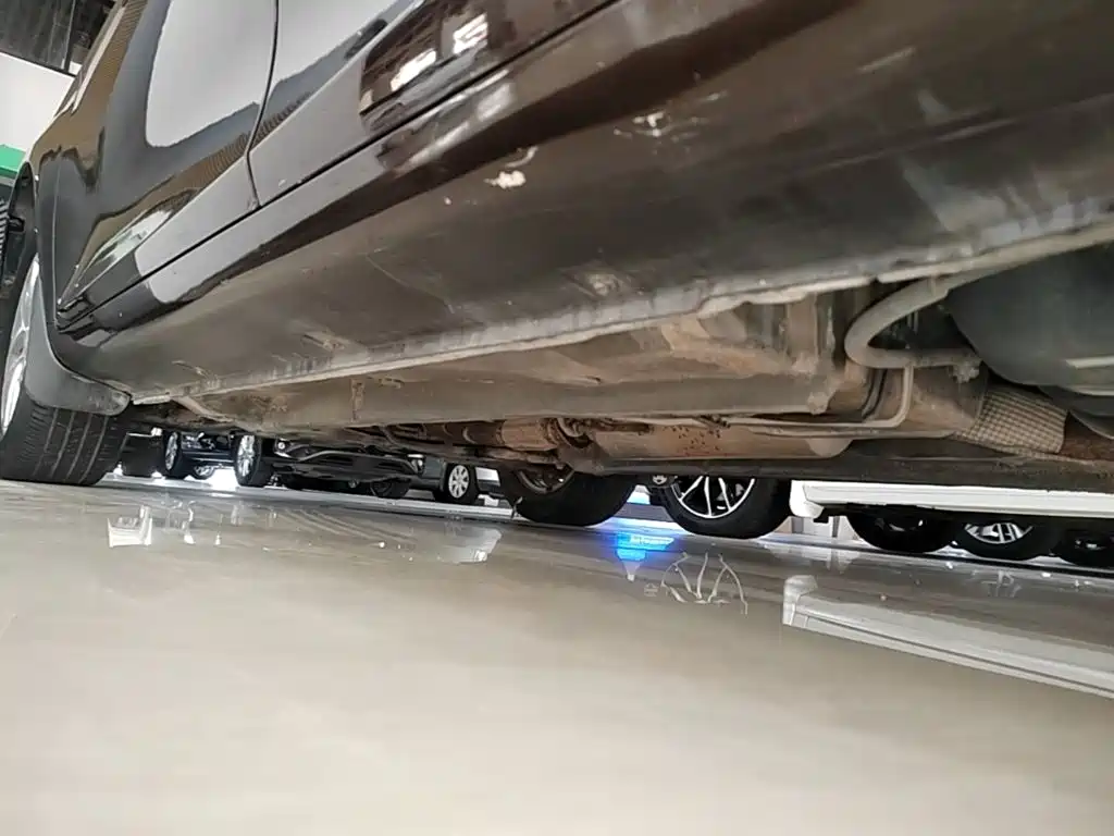 Фото 22 - Geely Emgrand
