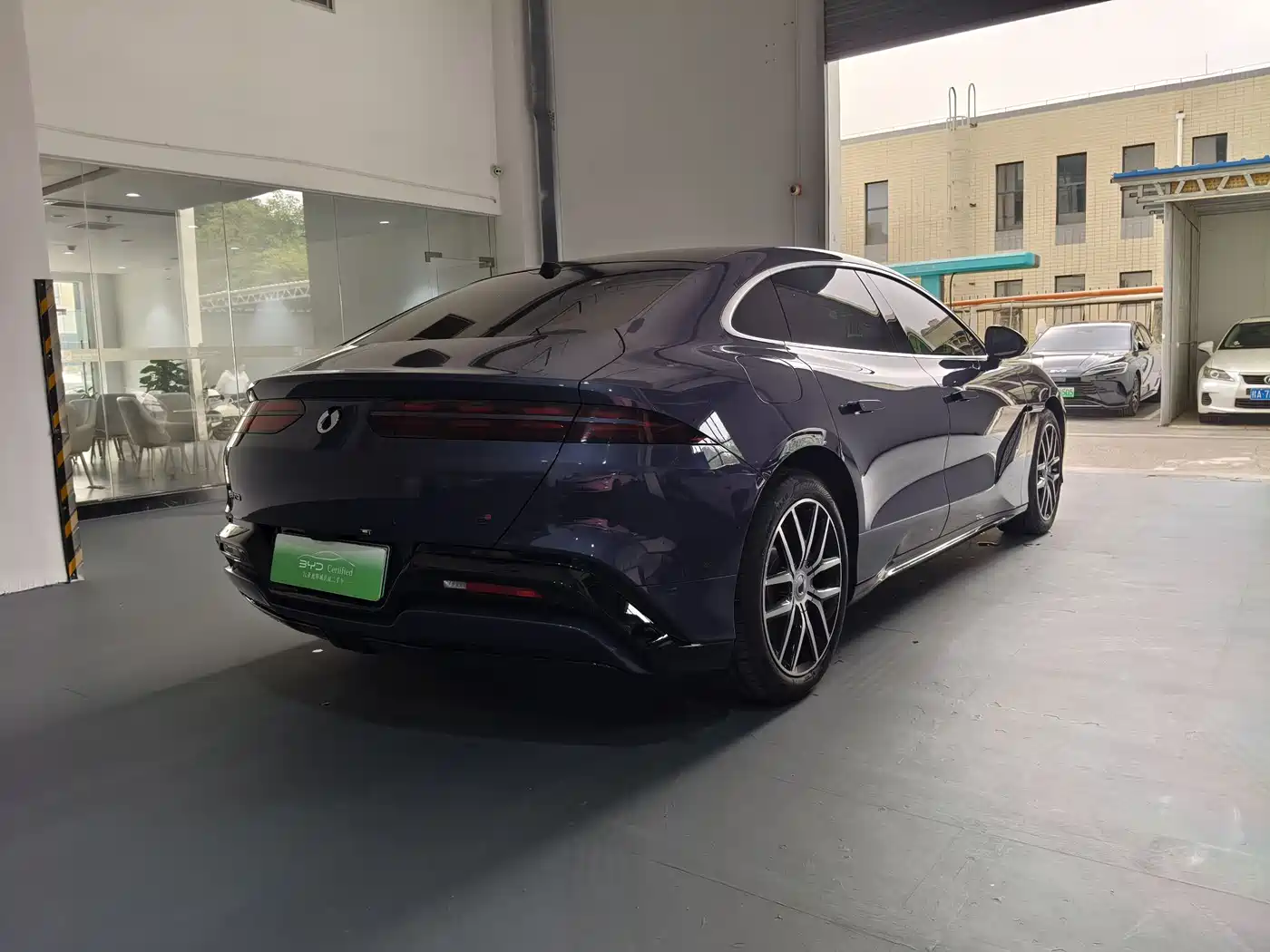 Denza Z9 2024 Model 1100km AWD Max Edition фото 6