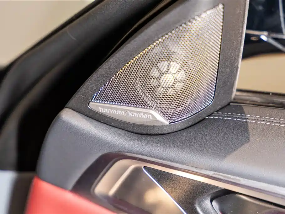 BMW 4 Series 2024 430i Convertible M Sport Shadow Edition фото 14