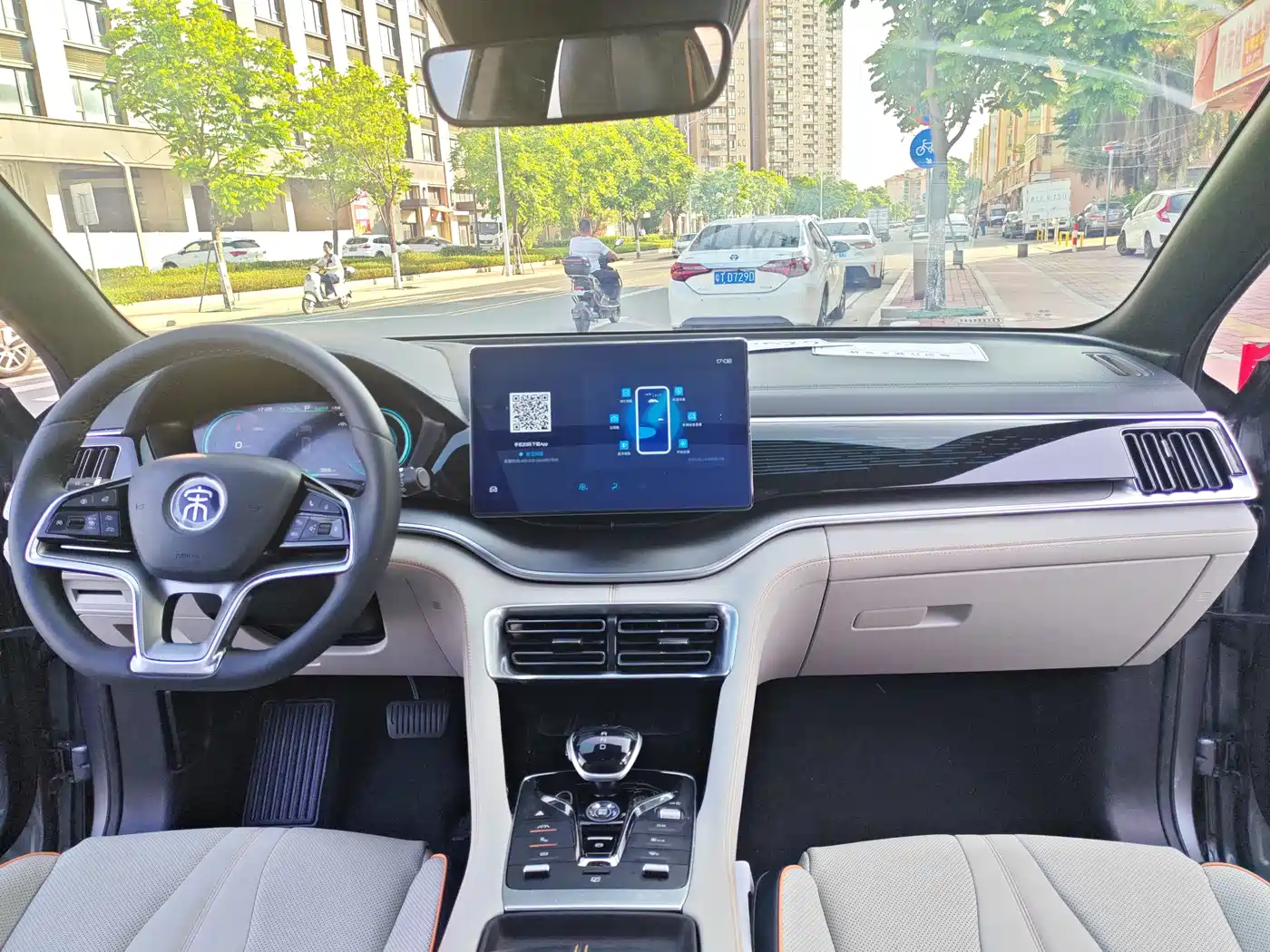BYD Song PLUS PHEV 2021 EV Flagship фото 8