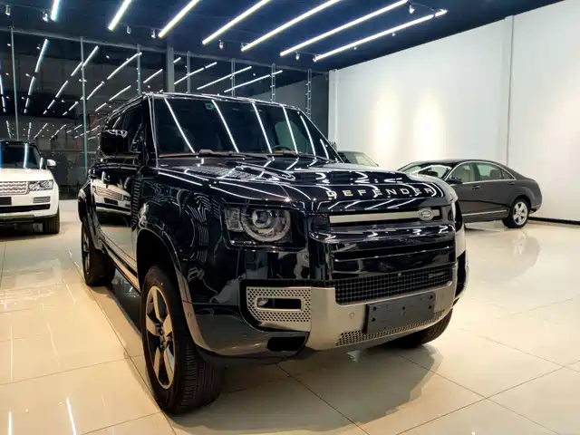 Land Rover Defender 110 3.0T P400 X-DYNAMIC HSE