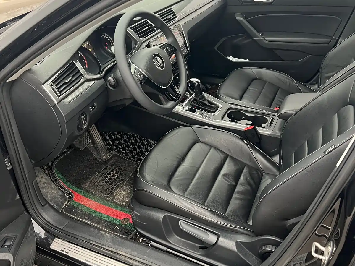 Volkswagen Passat 2017 330TSI DSG Prestige фото 7