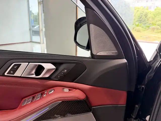 BMW X5 2026 xDrive 40Li Luxury M Sport Night Edition Package — фото 5