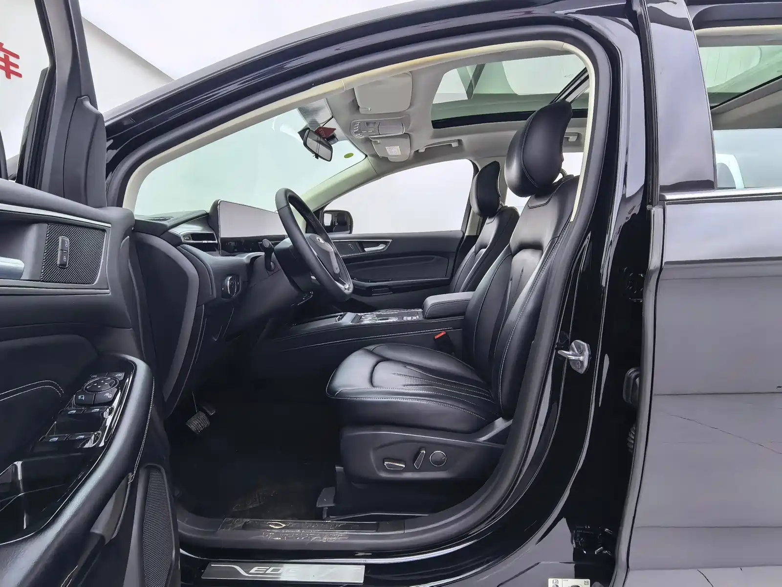 Фото 15 - Ford Edge