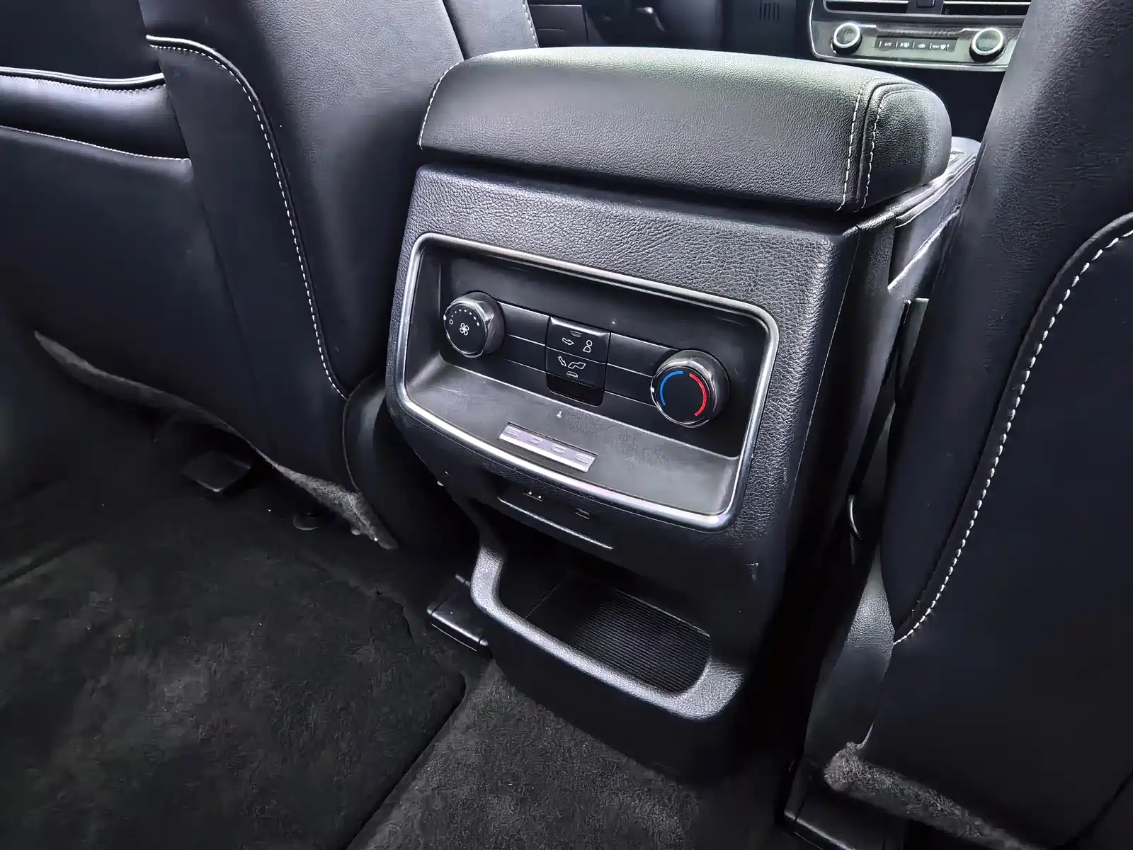 Фото 21 - Ford Edge