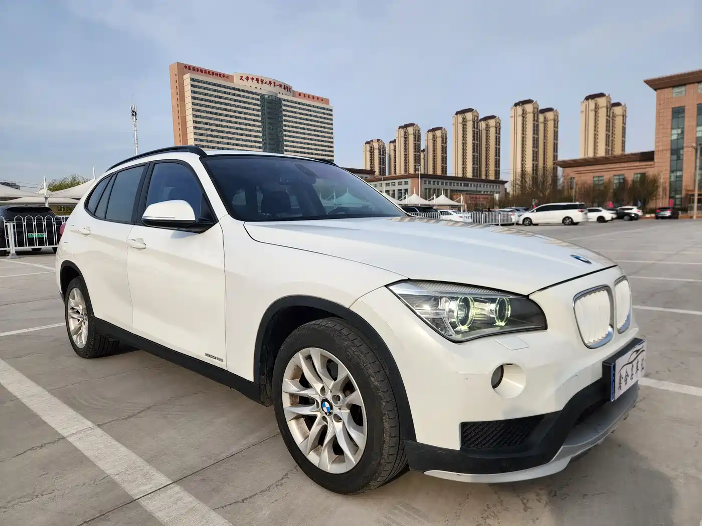 BMW X1 2014 sDrive18i Leading Edition фото 3