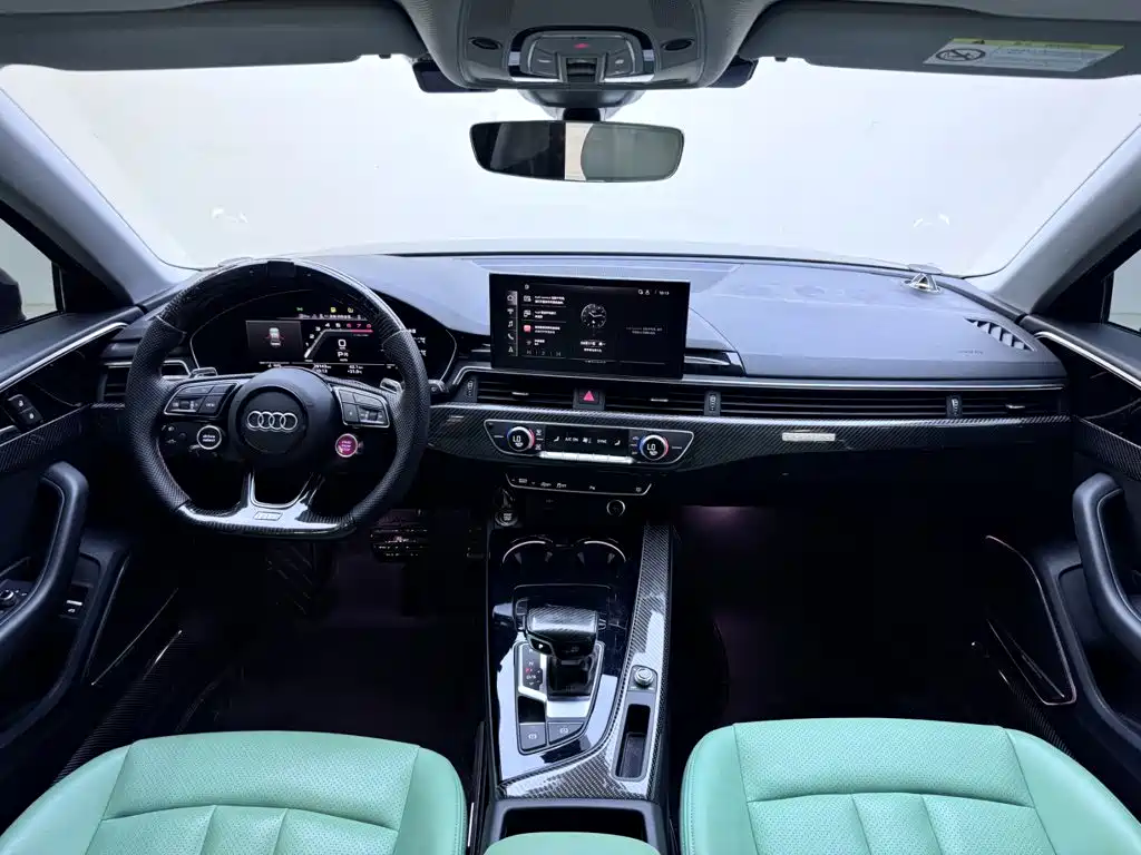 Фото 10 - Audi A4 (Import)