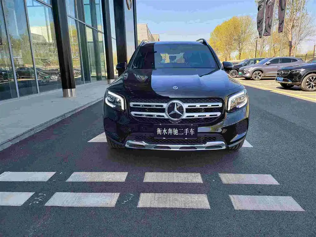 MERCEDES-BENZ GLB