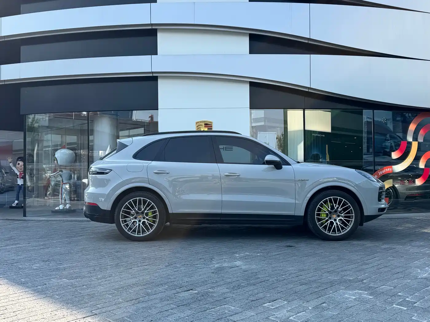 Porsche Cayenne New Energy 2023 Cayenne E-Hybrid 2.0T фото 5