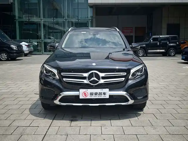 Mercedes-Benz GLC 2016 GLC 260 4MATIC Luxury — фото 2