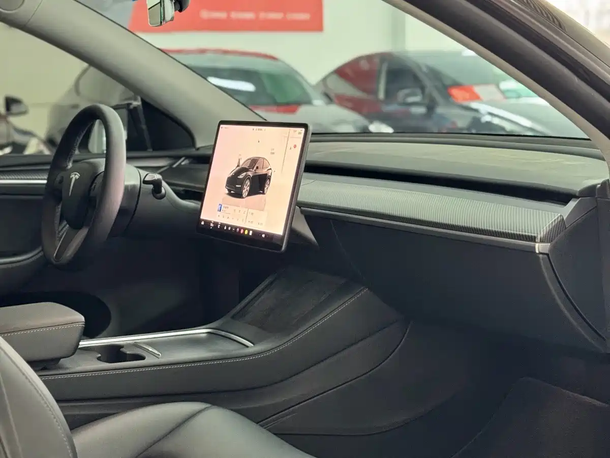Фото 8 - Tesla Model Y