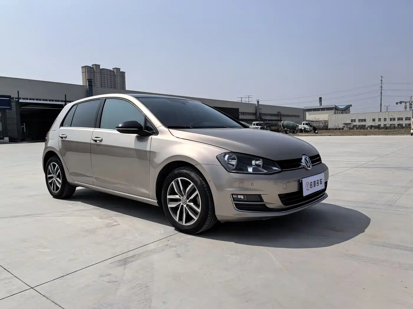 Volkswagen Golf 2017 230TSI Auto Luxury Millionth Anniversary Edition фото 3