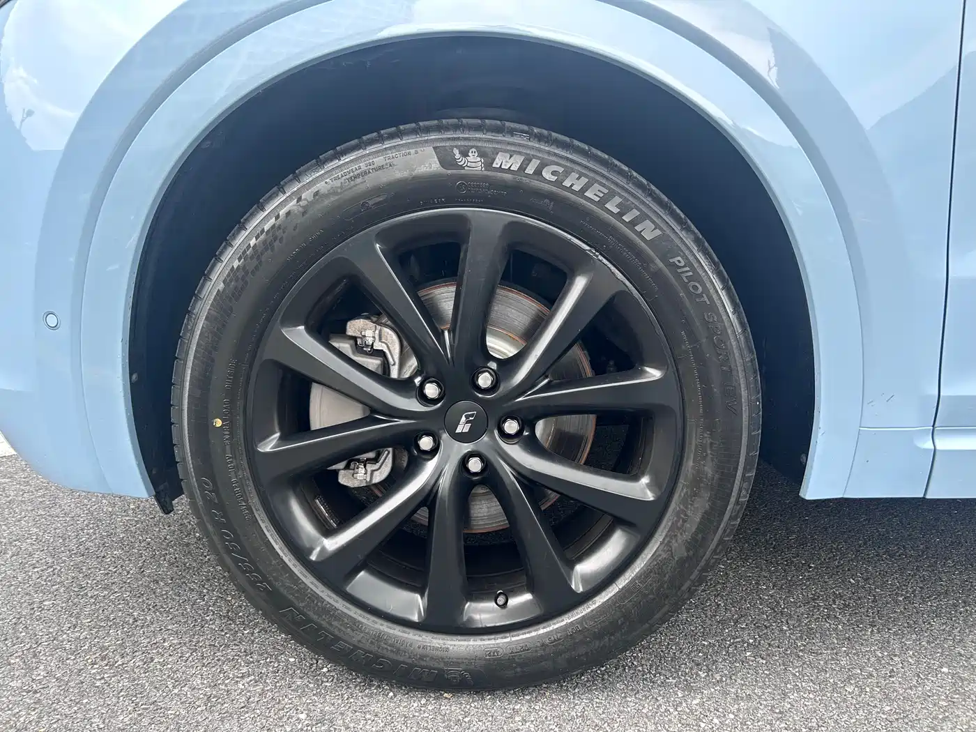 Photo 6 - Li Auto Li ONE