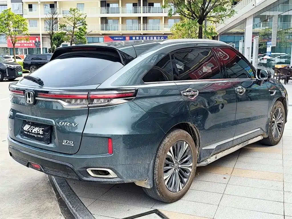 Фото 9 - Honda UR-V