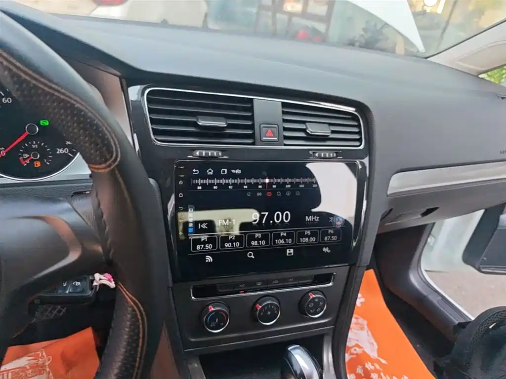 Volkswagen Golf 2016 1.6L Automatic Fashion фото 9