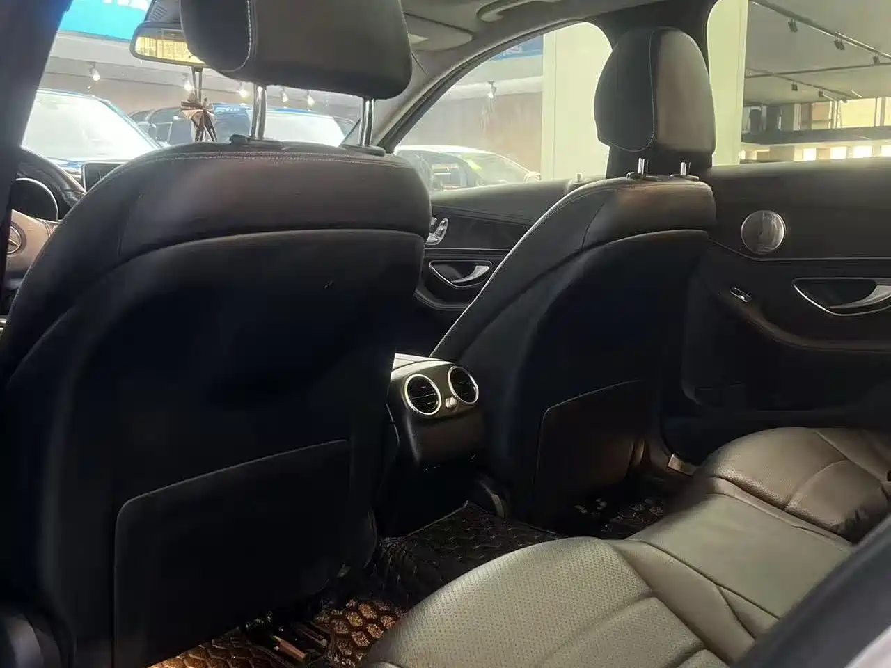Mercedes-Benz C-Class 2015 Facelift C 200 L Sport фото 5