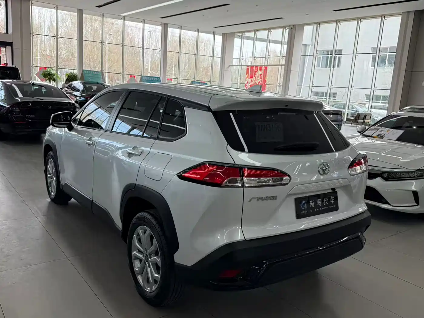 Toyota Frontlander 2023 2.0L CVT Leading Edition фото 5